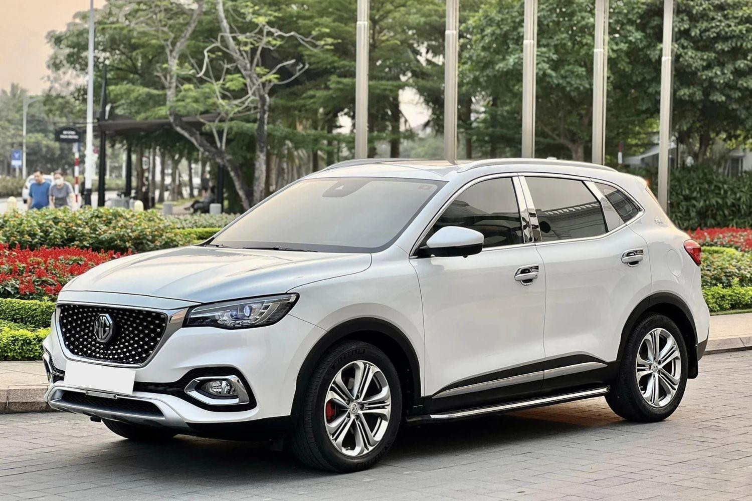 MG HS và Skoda Kushaq giảm giá sâu: nên xuống tiền lúc này?