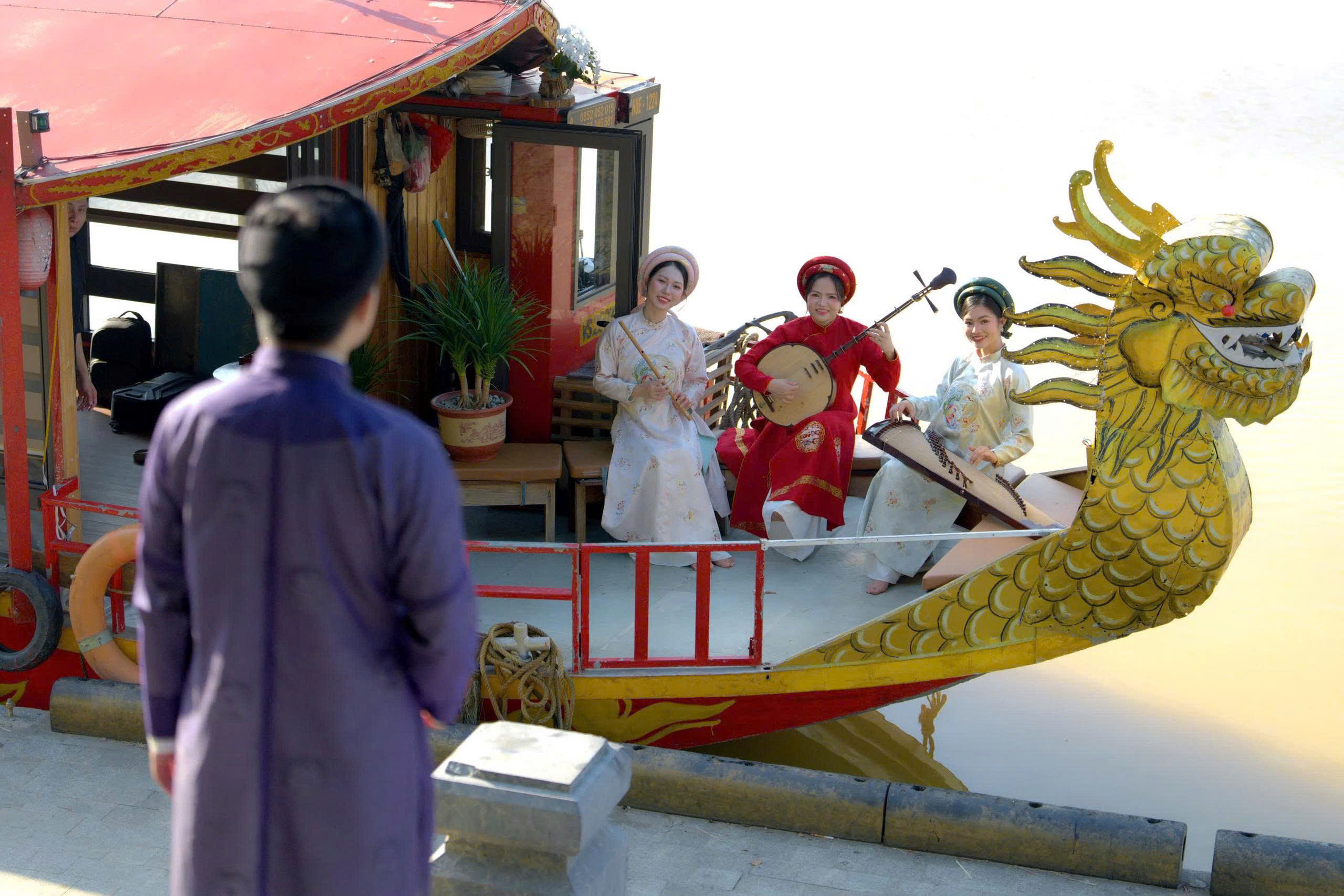 Mai Chung và hành trình đưa tiếng hát Huế vào tân nhạc