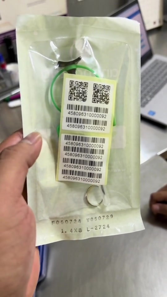 Pek microchip bersteril dengan label barcode nombor pendaftaran