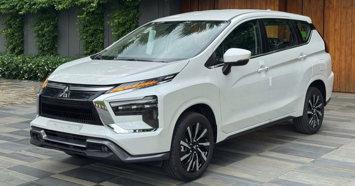 Cuộc chiến giảm giá MPV cỡ nhỏ tháng 10: Nên mua ngay hay chờ?