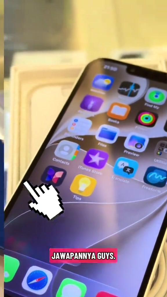 Tangkap dekat skrin utama iPhone dengan ikon kursor putih menunjuk ke arah skrin