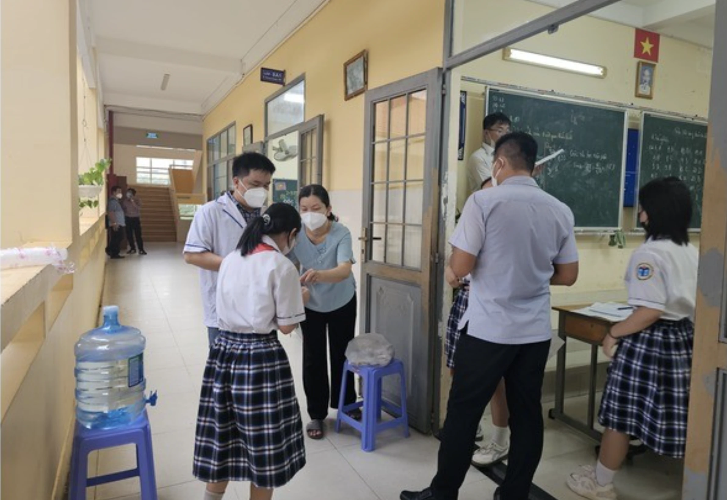 Não mô cầu nhóm B: mối đe dọa âm thầm trong trường học