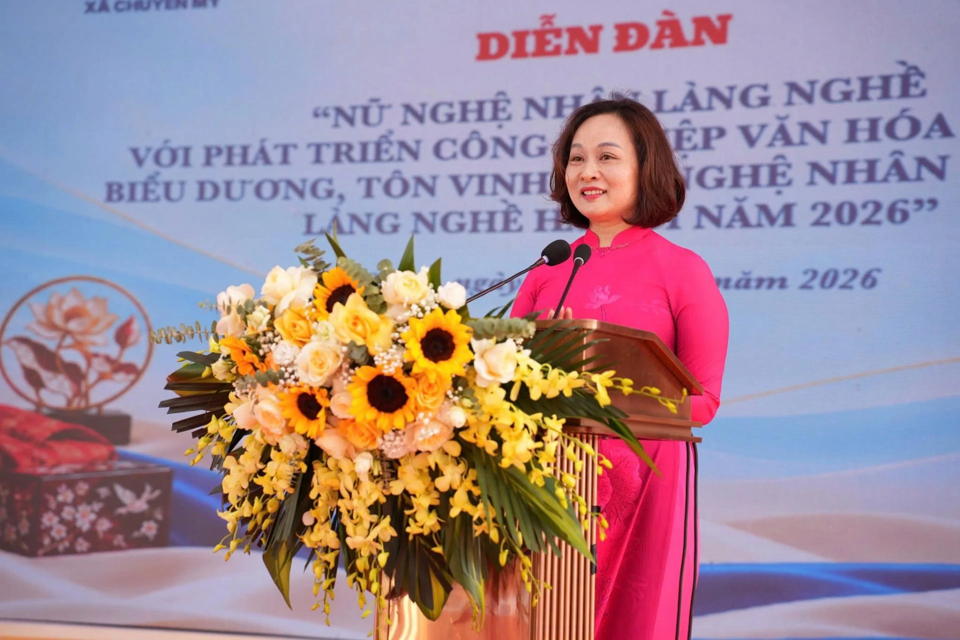 Nữ nghệ nhân gốm Hà Nội: Giữ hồn làng nghề, tạo sức bật kinh tế