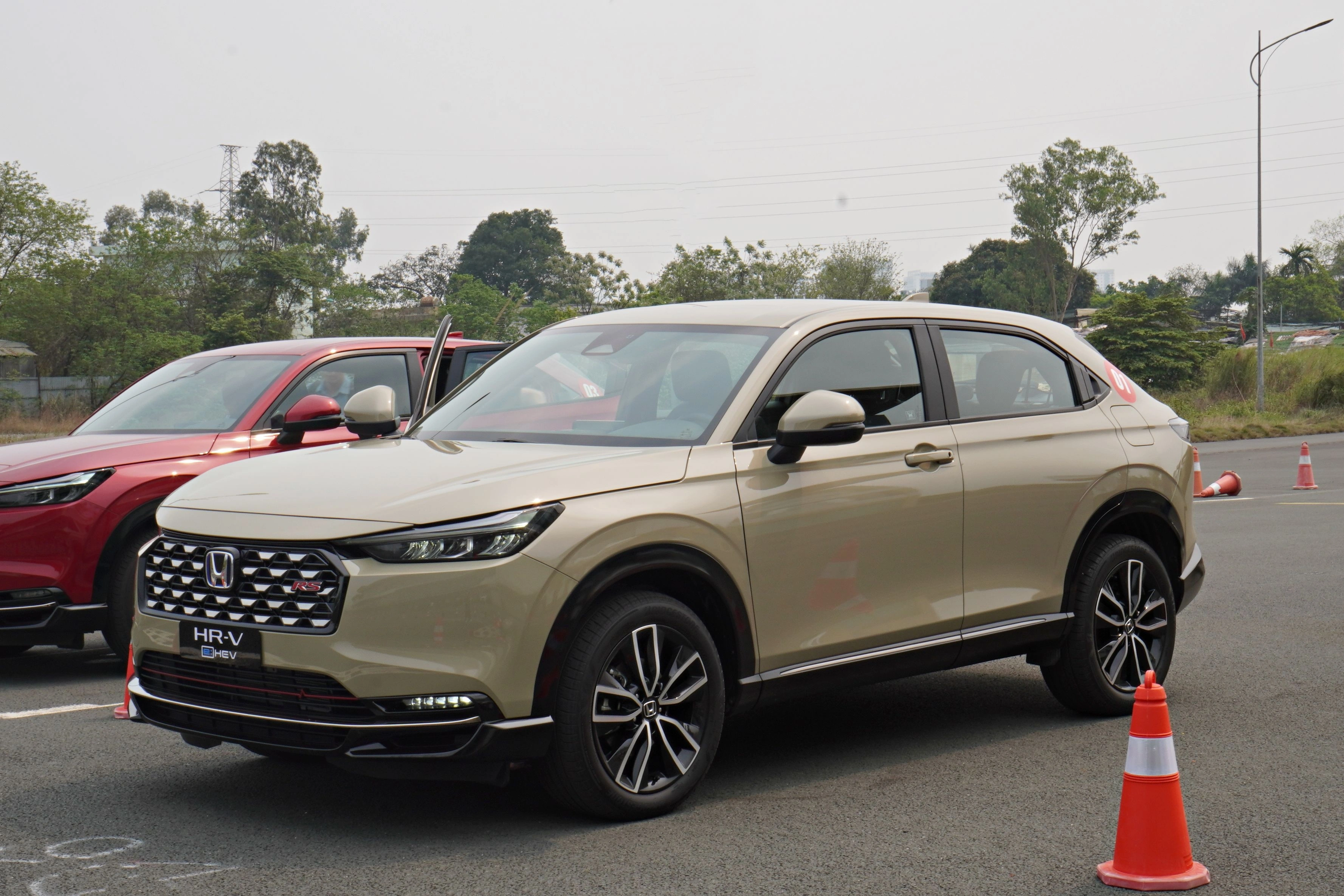 Xe Hybrid Hàn, Nhật Giảm Giá Sâu Cuối Năm: Nên Mua Mẫu Nào?
