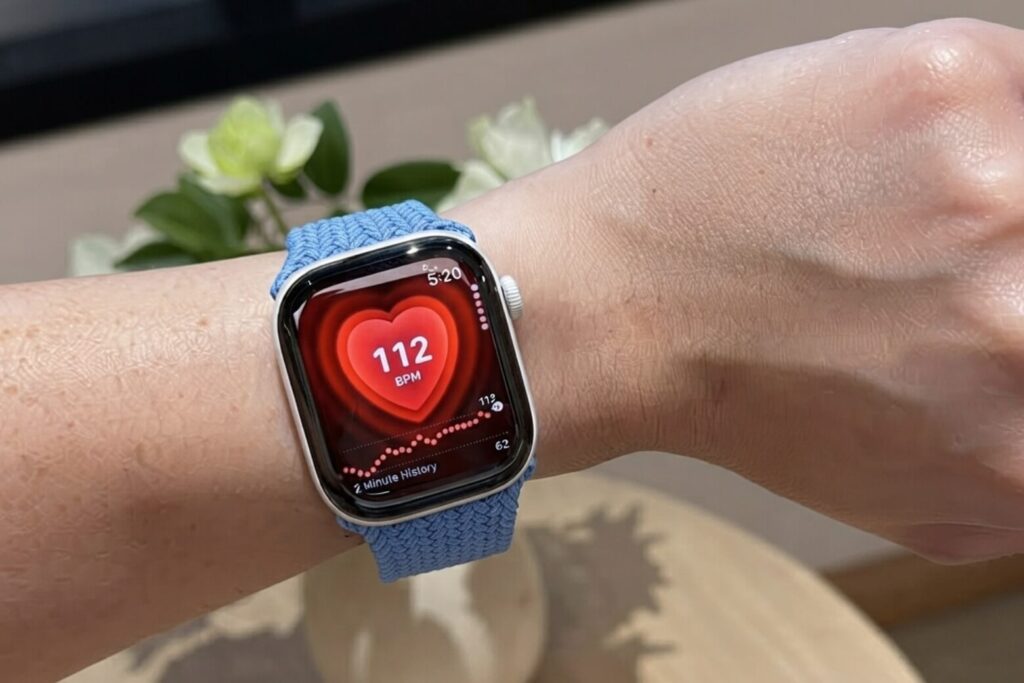 Apple Watch Series 12 theo dõi sức khỏe: chuẩn tới đâu cho chạy, bơi, ngủ?