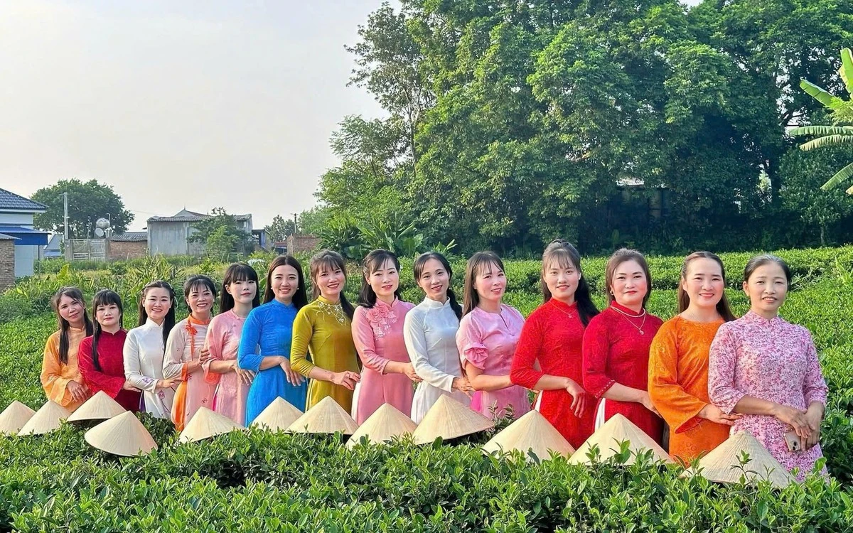 Áo dài truyền thống tỏa sáng trong các lễ kỷ niệm phụ nữ và cộng đồng