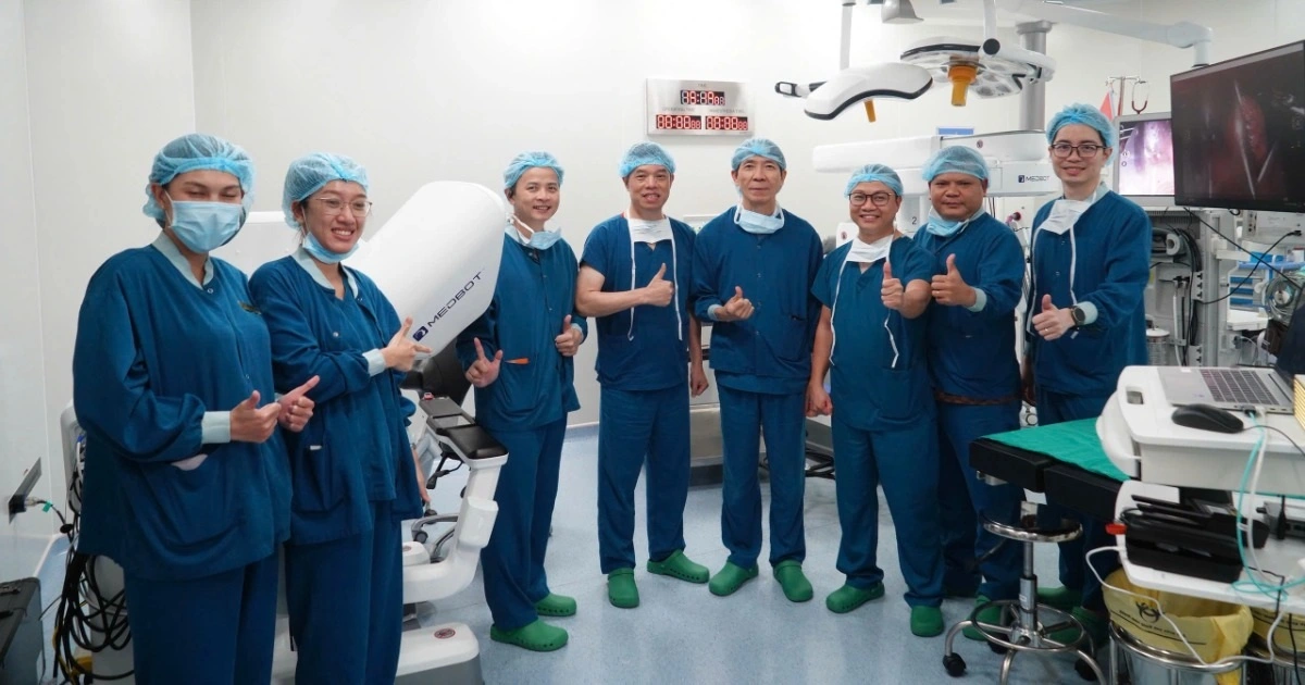 Phẫu thuật gan robot tại Mekong: Bước đi táo bạo của bác sĩ Lê Văn Thành