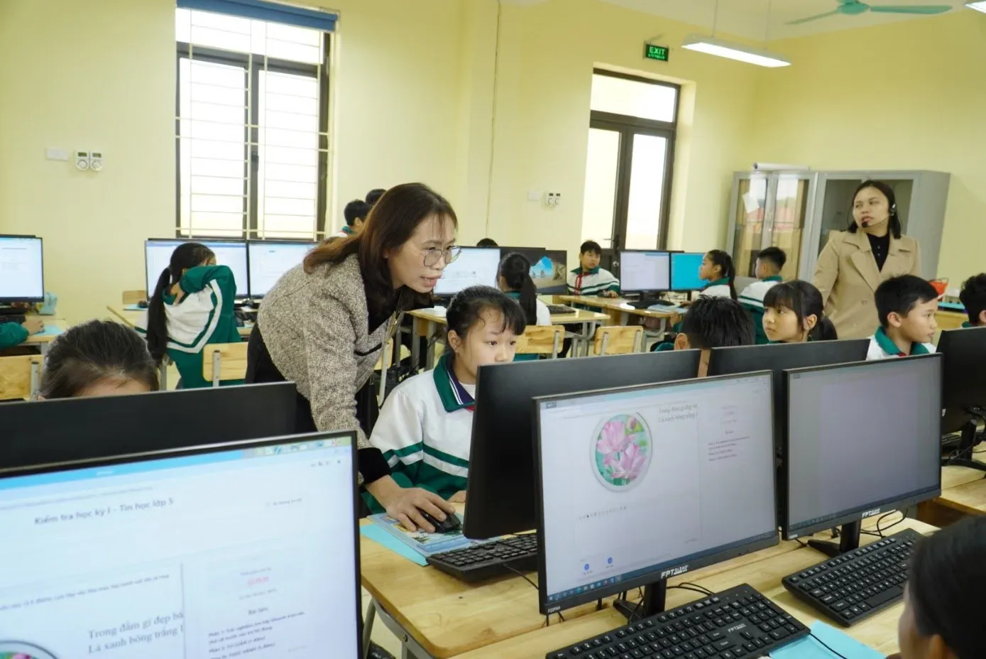 Kiểm tra trên máy tính ở THCS, THPT: Cơ hội và áp lực đổi mới thật sự