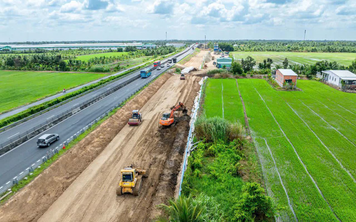 Mở rộng cao tốc TP.HCM - Trung Lương - Mỹ Thuận: chạy đua với tiến độ và mặt bằng