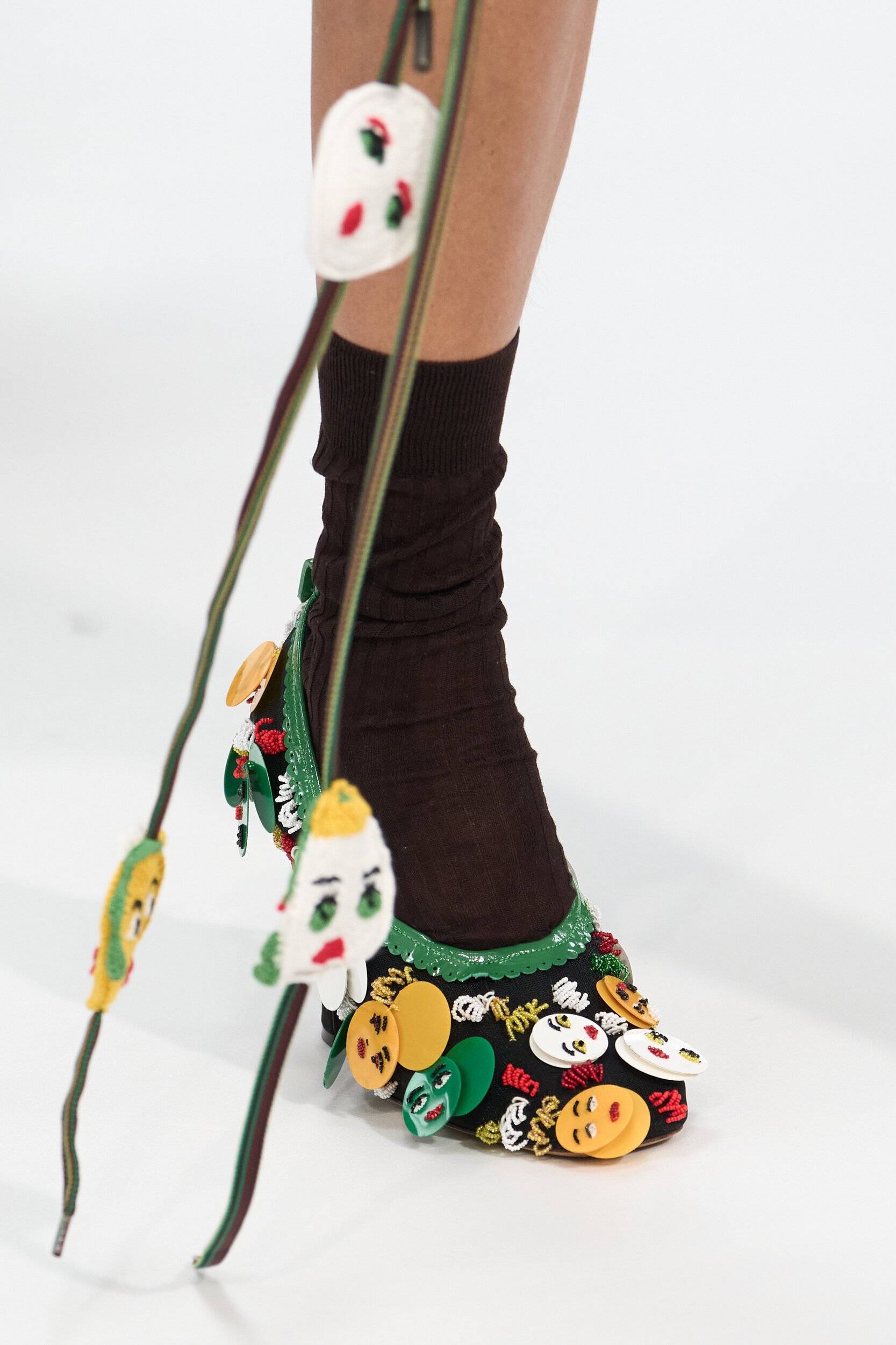 Sepatu Musim Semi Paling Inventif di Runway Mewah