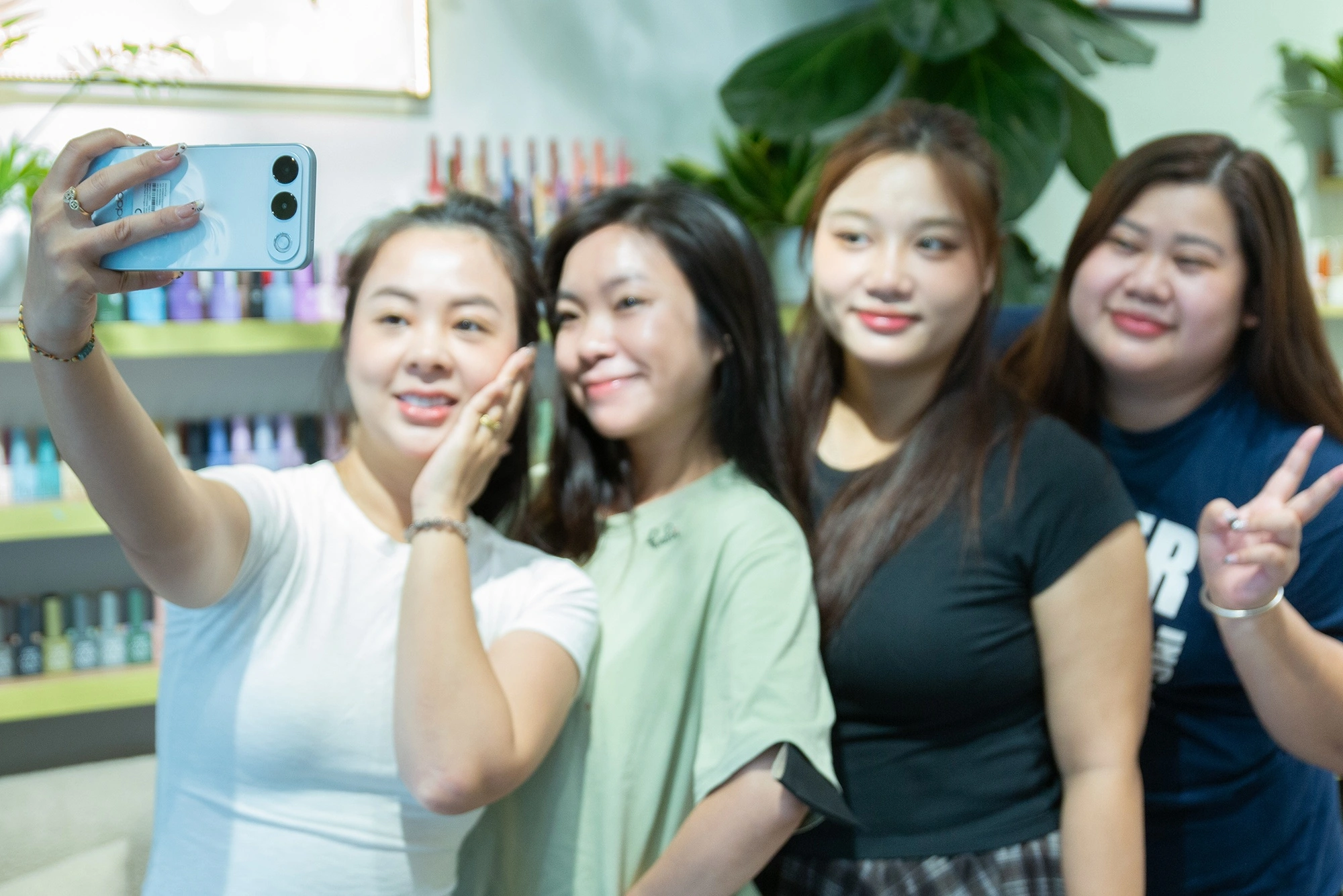 OPPO A7 Pro 5G vs Samsung A27 5G: Chọn máy nào đáng tiền hơn?