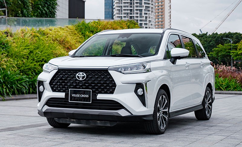 Cuộc chiến giảm giá MPV cỡ nhỏ tháng 10: Nên mua ngay hay chờ?
