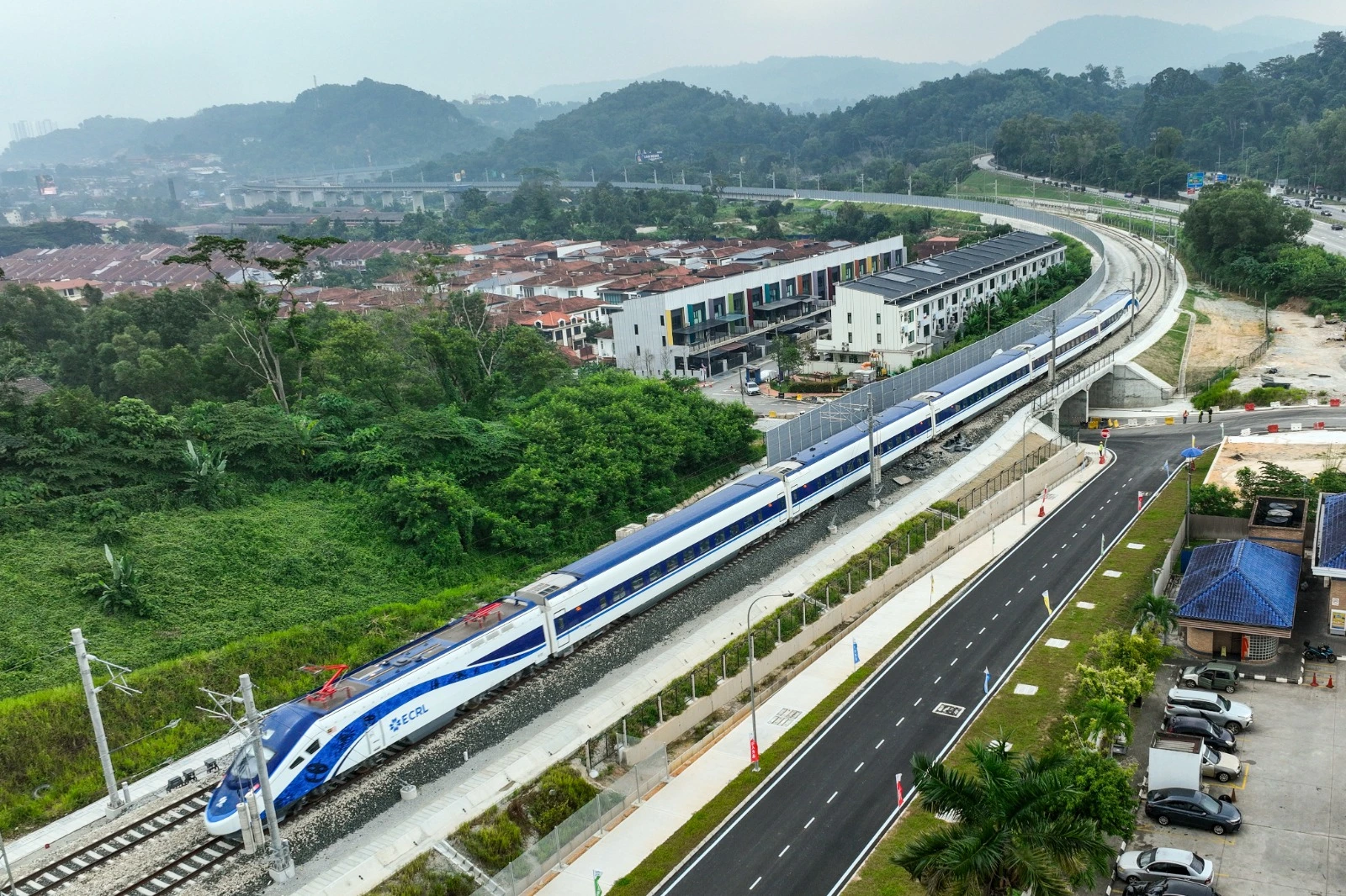 Jimat Sehingga RM300 dengan ECRL: Panduan Tambang Bajet Pantai Timur