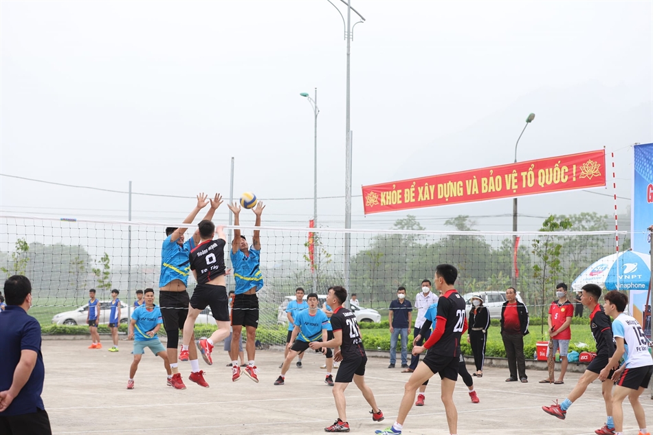 Lễ hội Văn hóa Du lịch Mường Lò: Vòng xòe và trò chơi Tây Bắc