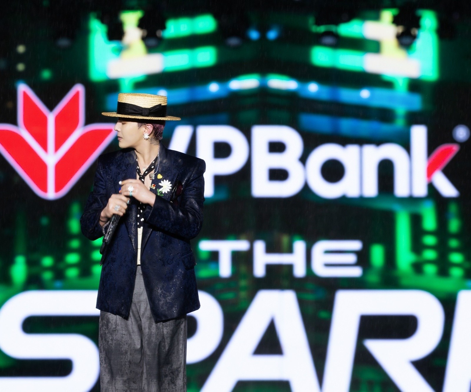 Từ Thẻ Ngân Hàng Đến Trải Nghiệm Concert: VPBank Tiếp Cận Fan K-pop