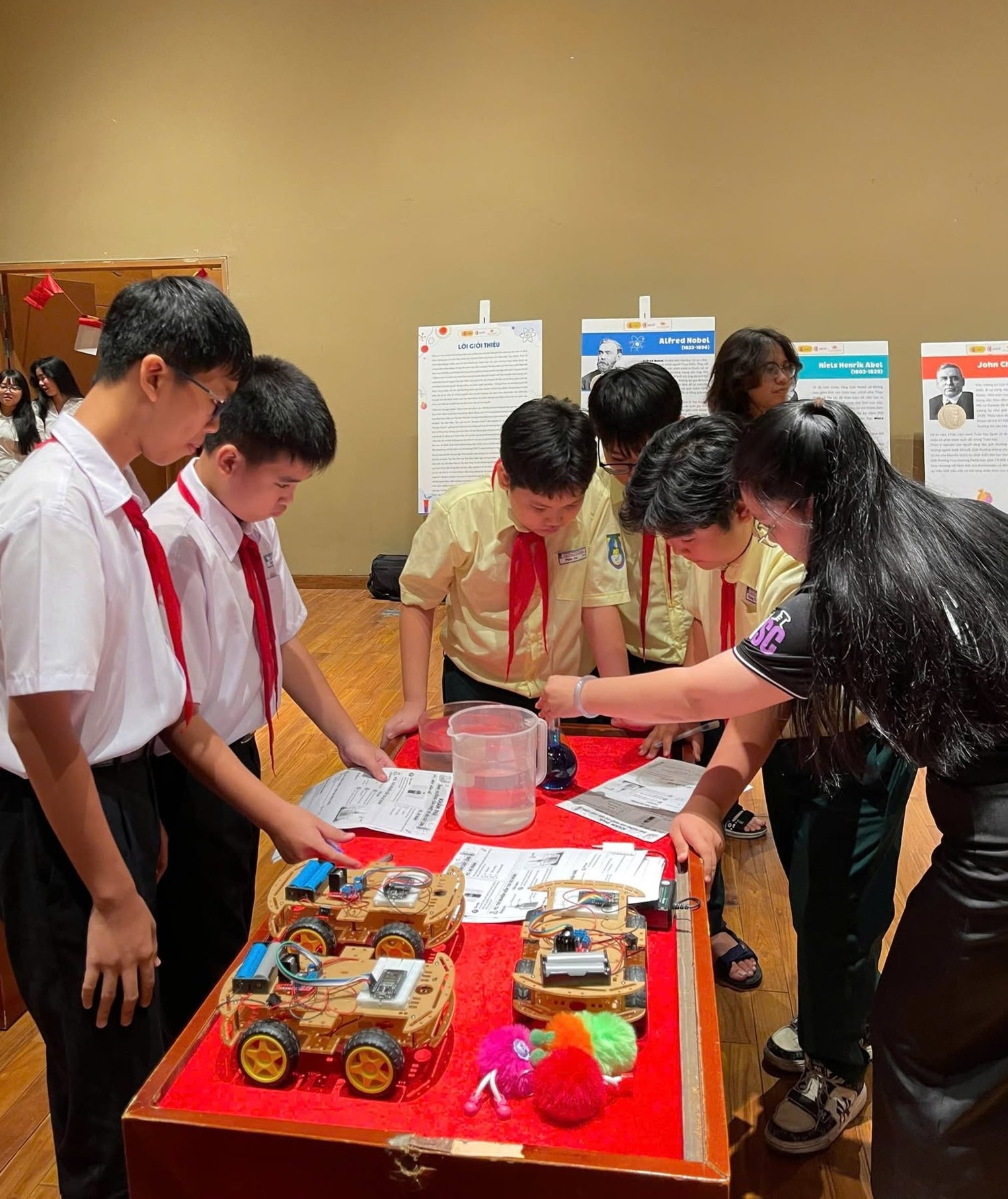 Từ bảo tàng đến lớp học: Khi trải nghiệm khiến học sinh yêu khoa học