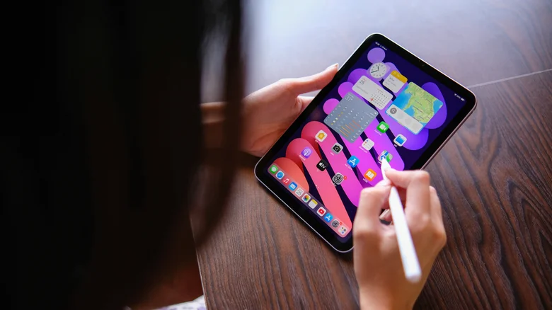 iPad mini OLED và MacBook cảm ứng: Apple đang chơi lớn với dòng Pro