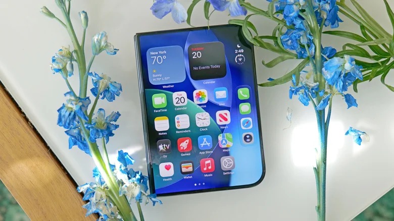 iPhone Duo gập 75.001 lần: Bản lề bền, màn hình vẫn là điểm yếu