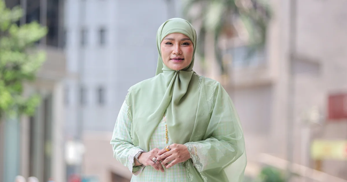 Dari Pentas Fantasi ke Rumah: Kuasa Tahan Lasak Penyanyi Wanita