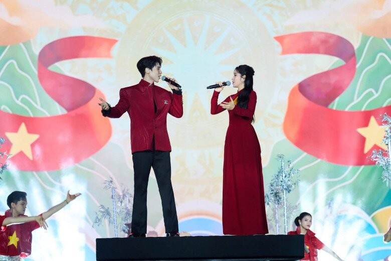 17 Nghệ sĩ bùng nổ tại phố đi bộ Nguyễn Huệ: Nhạc hội Thanh niên kết nối nhiều thế hệ V-pop