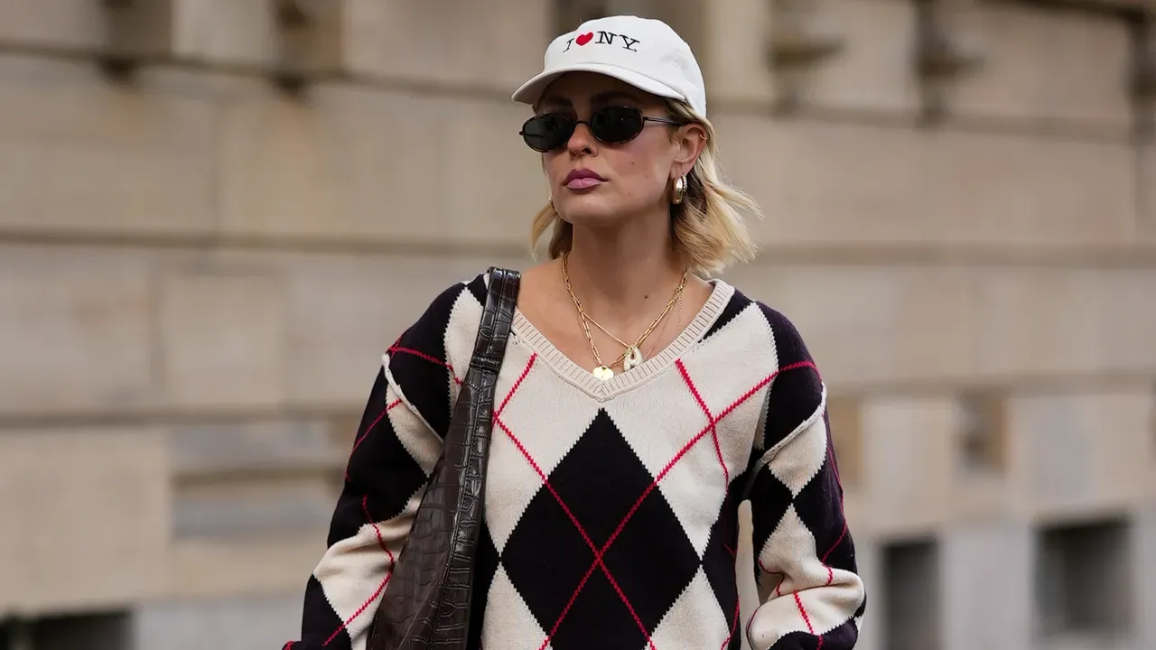 Những xu hướng áo len thu đáng sắm: từ half-zip đến argyle