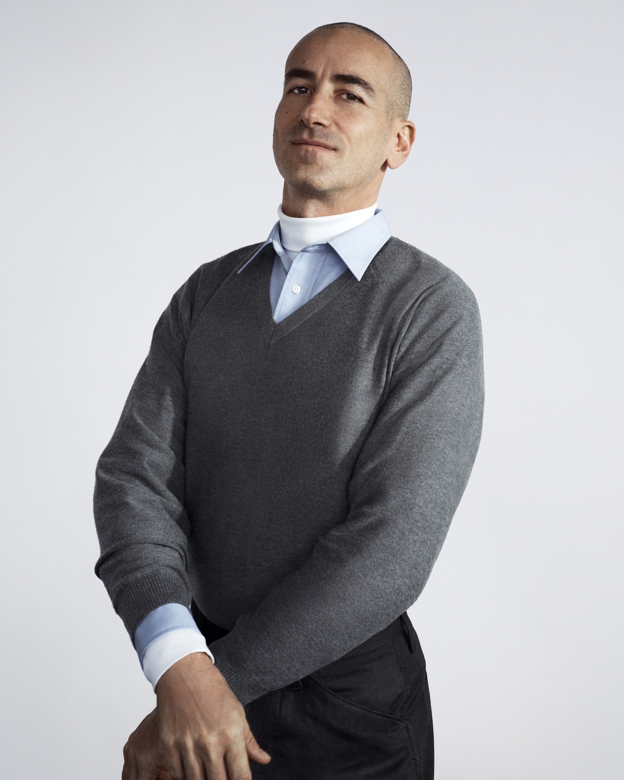 UNIQLO x Francesco Risso: Áo len đầy màu sắc với phối tông độc đáo