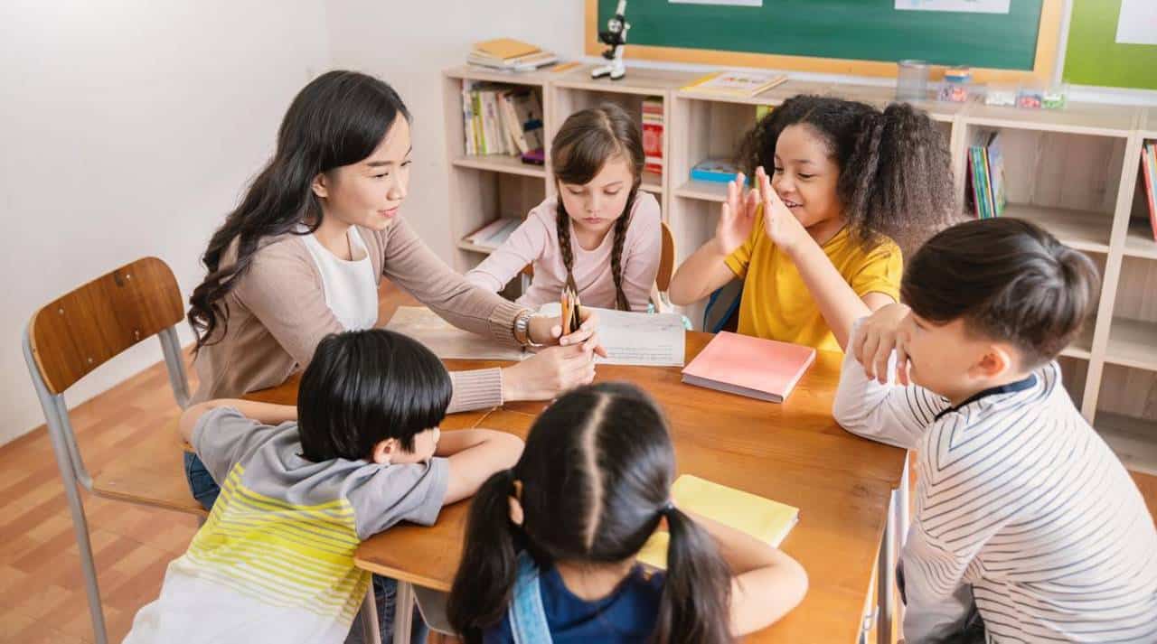 Giáo dục xã hội–cảm xúc từ mầm non: lá chắn chống trầm cảm