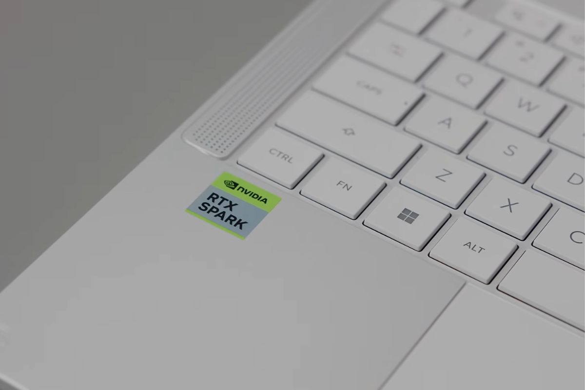 RTX Spark vs M5 Pro: Laptop Windows đã sẵn sàng cho AI cục bộ?