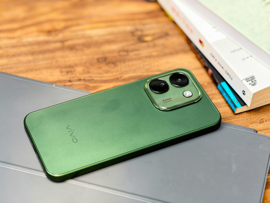 vivo V80 Lite 5G: kỷ lục pin 10.000mAh có đáng tiền?