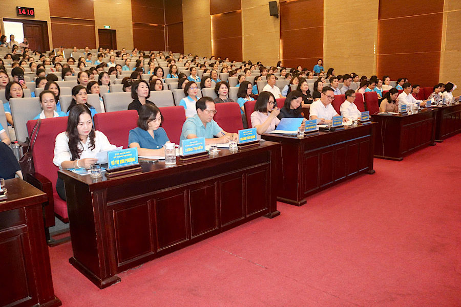 Phụ nữ dẫn dắt chuyển đổi số và xanh trong kinh tế tập thể