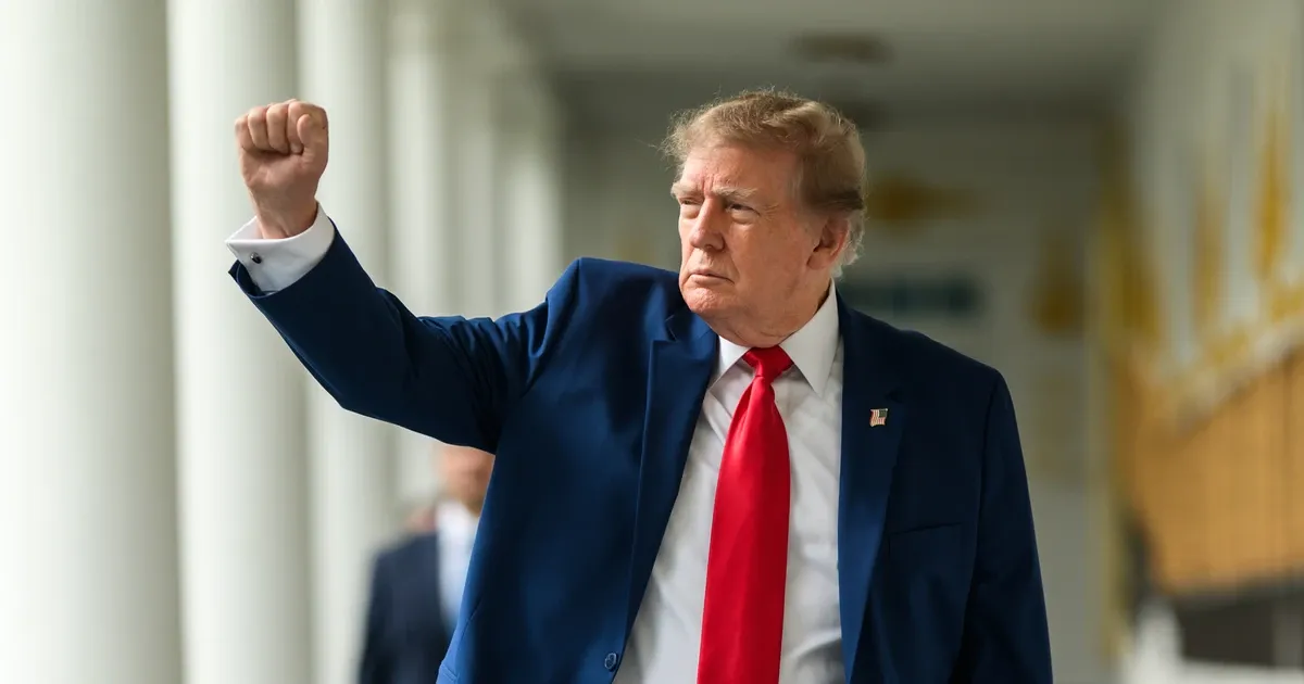Tổng thống Trump hoãn trừng phạt Nga: canh giá dầu hay đánh cược an ninh?
