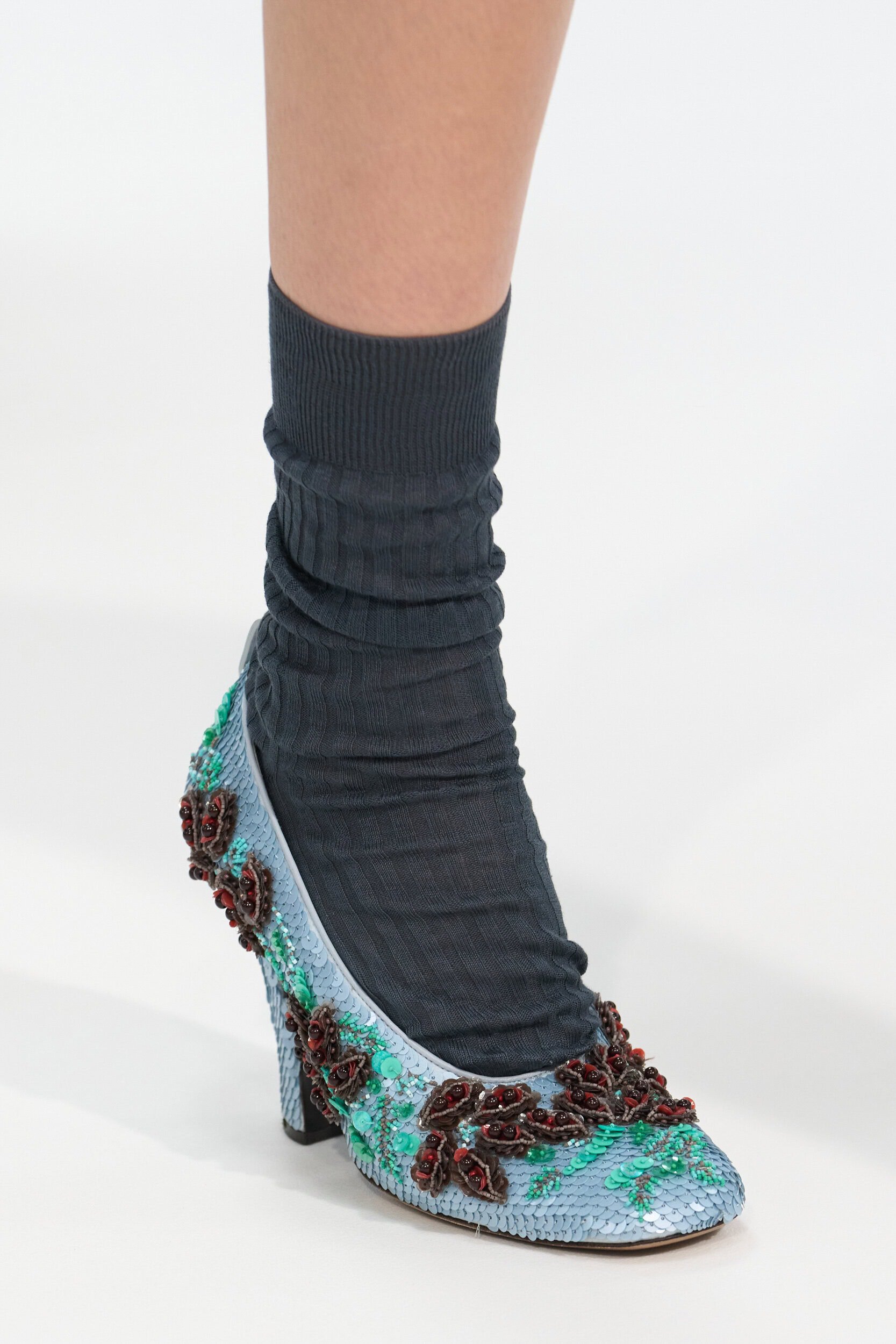 Sepatu Musim Semi Paling Inventif di Runway Mewah