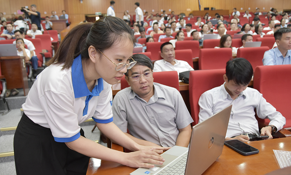 Ứng dụng Trợ lý Nhân dân: AI đang làm nhẹ gánh thủ tục ở Bắc Ninh