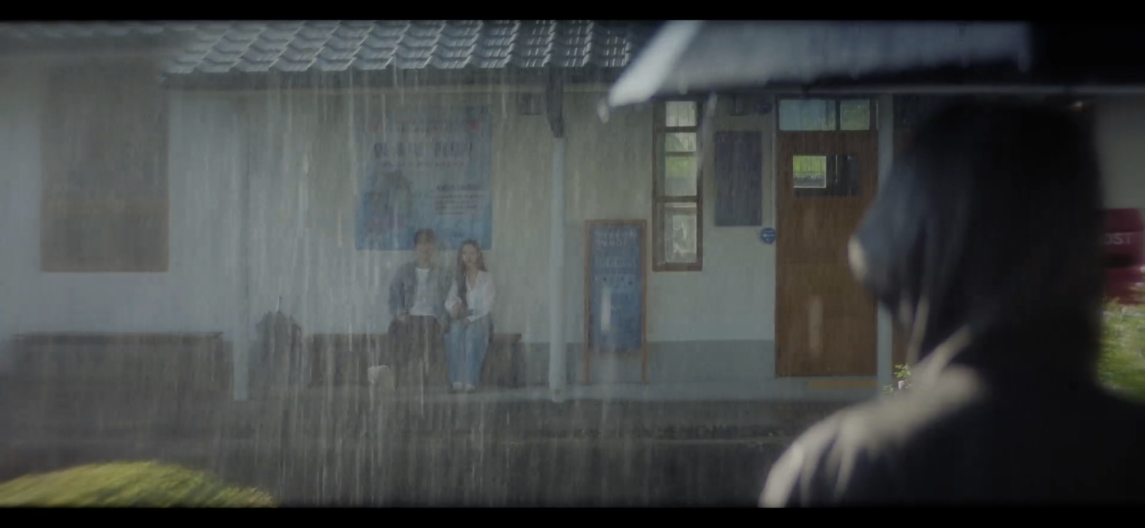 Cách “Dive Into You” Biến Du Hành Thời Gian Thành Lời Tỏ Tình