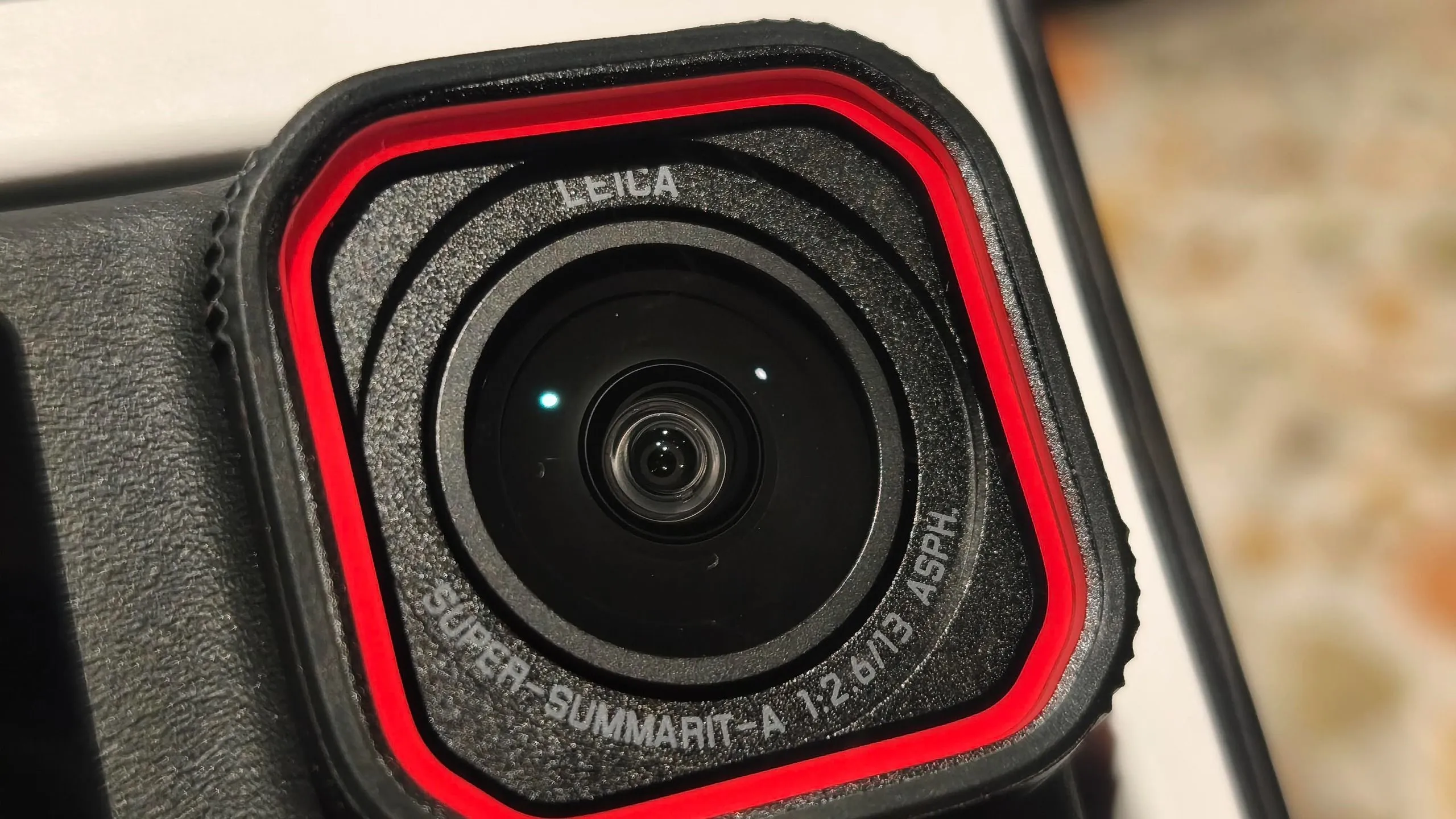 Cuộc đua camera 8K: Insta360 Ace Pro 3 đối đầu DJI Osmo 360 II