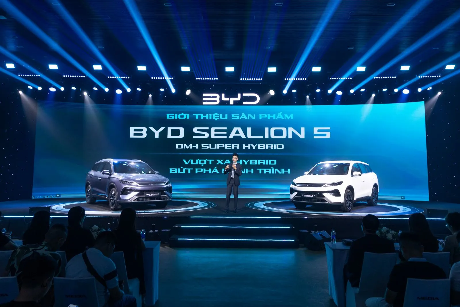 BYD Sealion 5 DM-i: SUV hybrid sạc ngoài thách thức phân khúc C-SUV