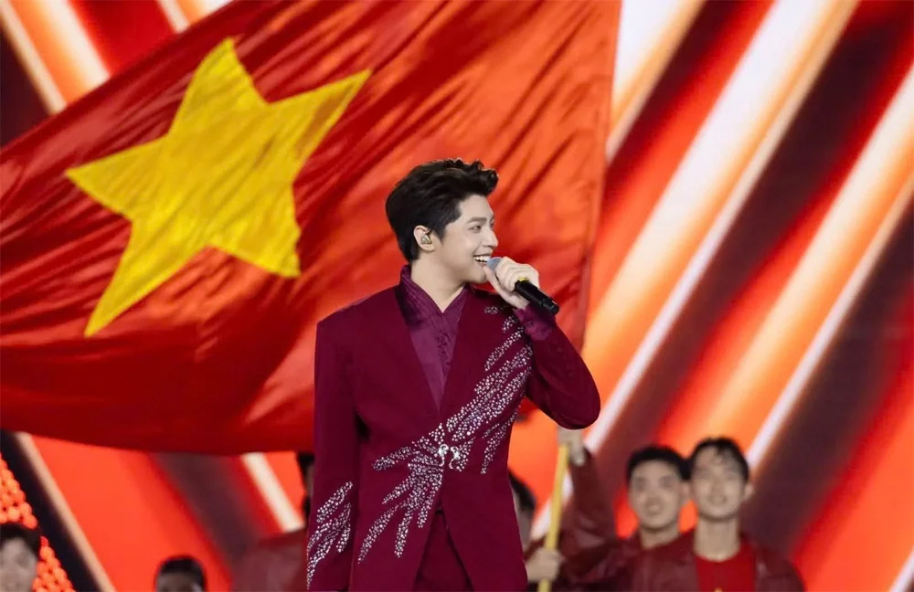 Concert “Tự hào là người Việt Nam”: Dàn sao và 30.000 khán giả