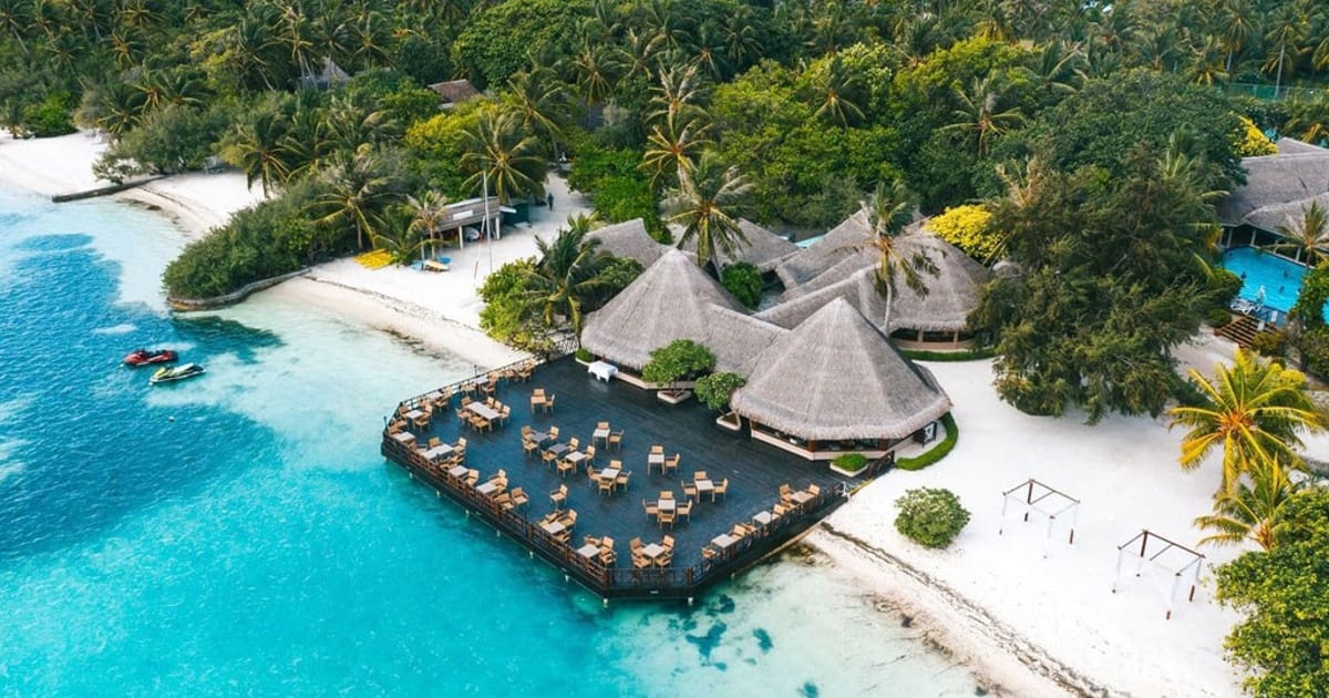 Percutian Tepi Air: Tarikan Resort Berhampiran Kota dan Pulau