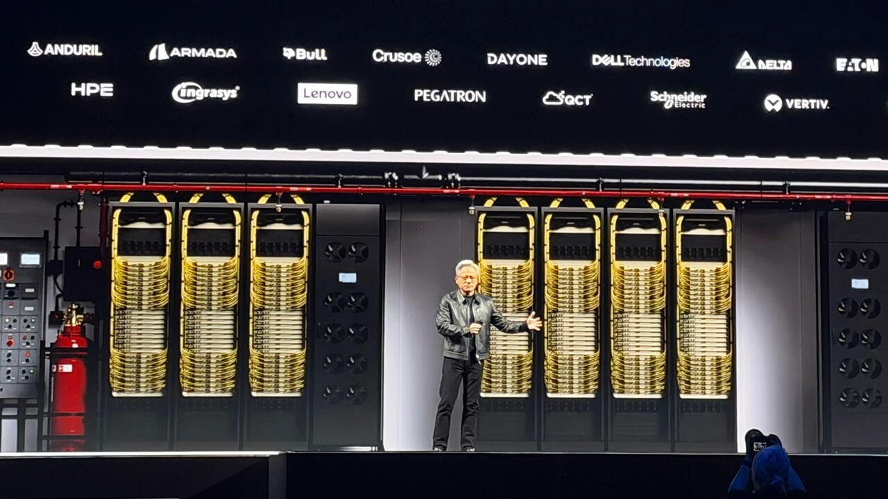 NVIDIA đưa nhà máy AI vào container: cuộc đua triển khai hạ tầng thần tốc