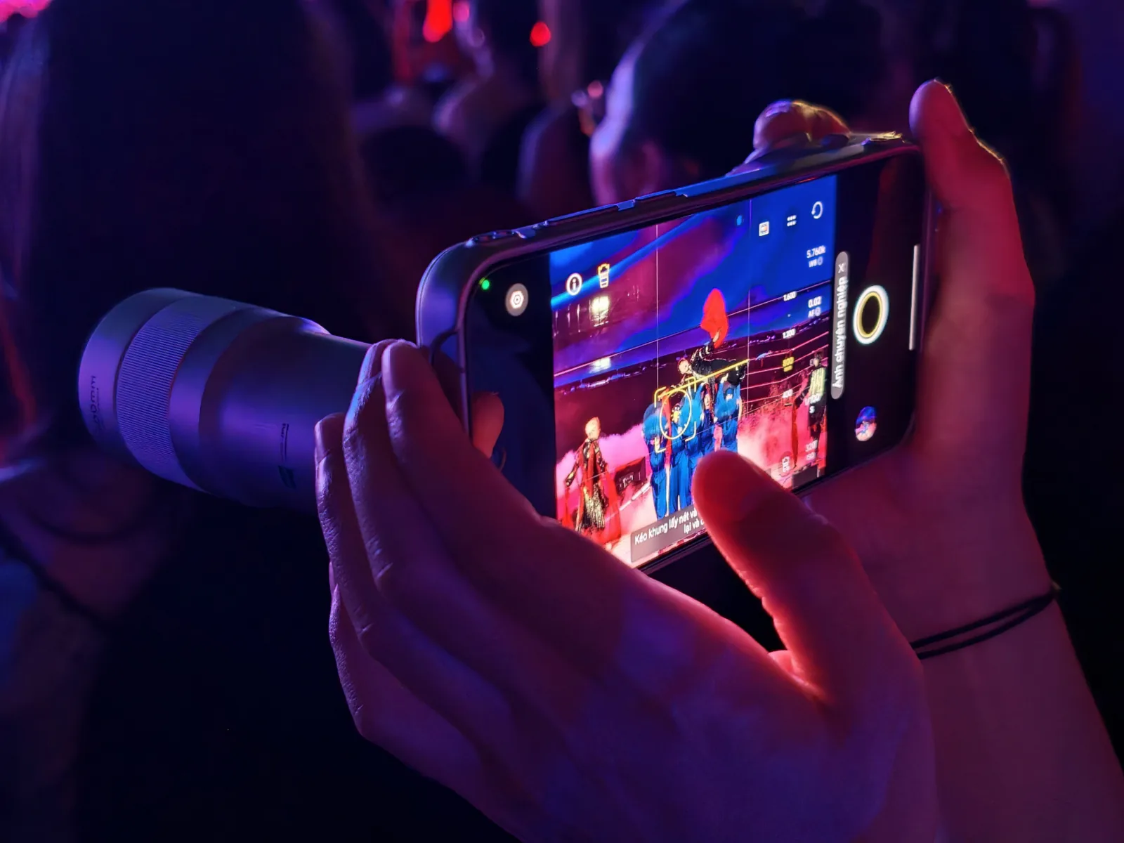 Chụp sân khấu từ 60 mét với Vivo X500 Pro Max