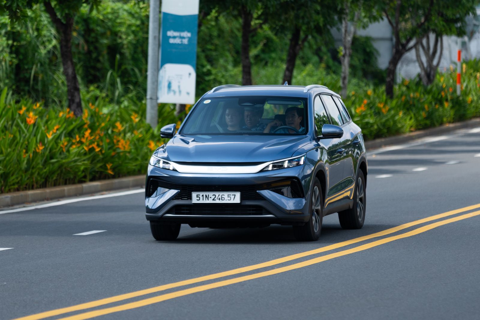 BYD Sealion 5 DM-i: SUV hybrid sạc ngoài thách thức phân khúc C-SUV