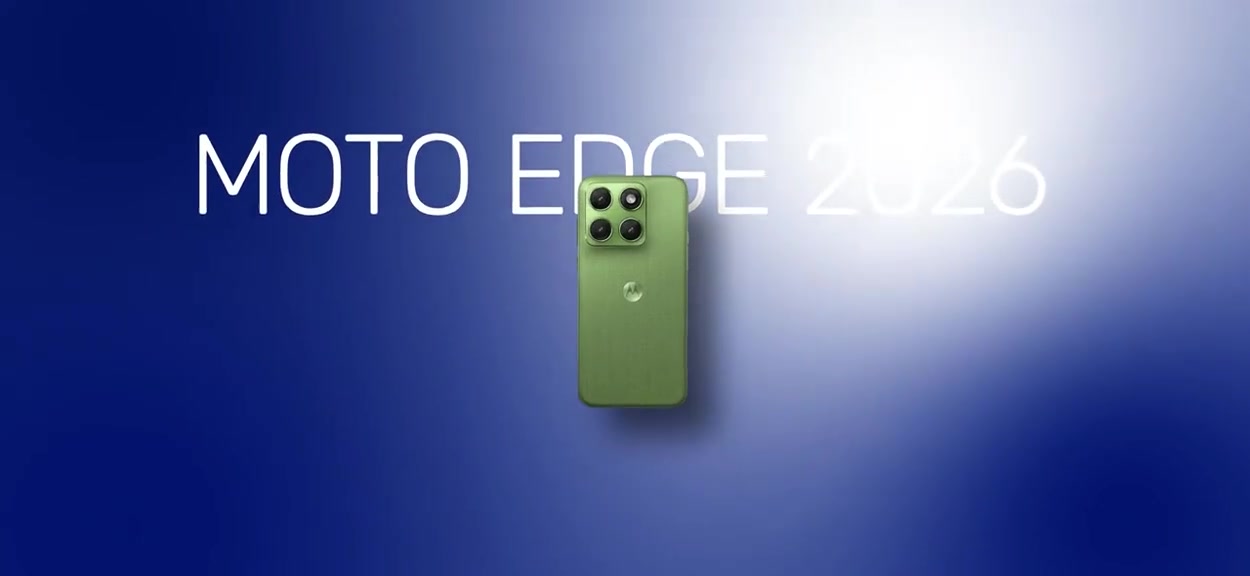 Render phone Motorola warna hijau dengan teks MOTO EDGE 2026 di latar belakang
