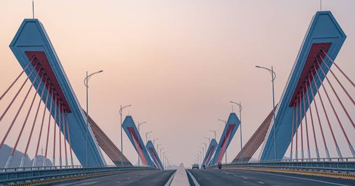 Ba cây cầu dây văng kỷ lục định hình vị thế kỹ thuật Việt Nam