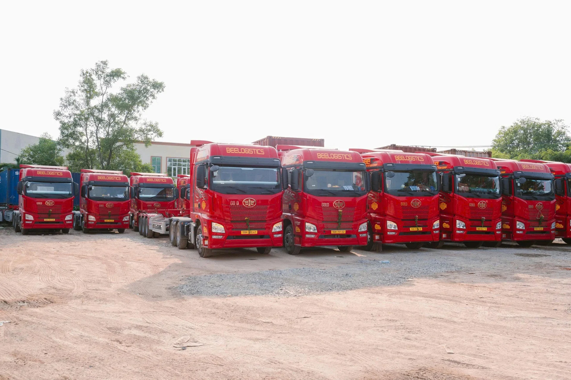 Khi giá xăng tăng: Có nên chuyển sang xe điện để tiết kiệm?
