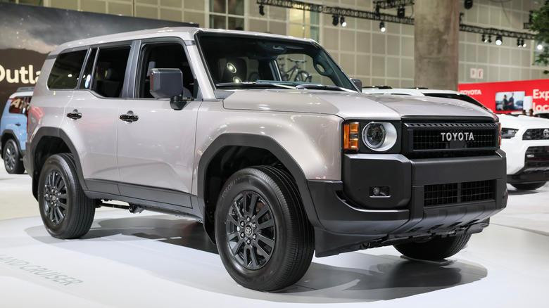 Toyota Land Cruiser Hybrid và Hyundai Genesis bị triệu hồi vì nguy cơ cháy: Chủ xe cần hành động ngay