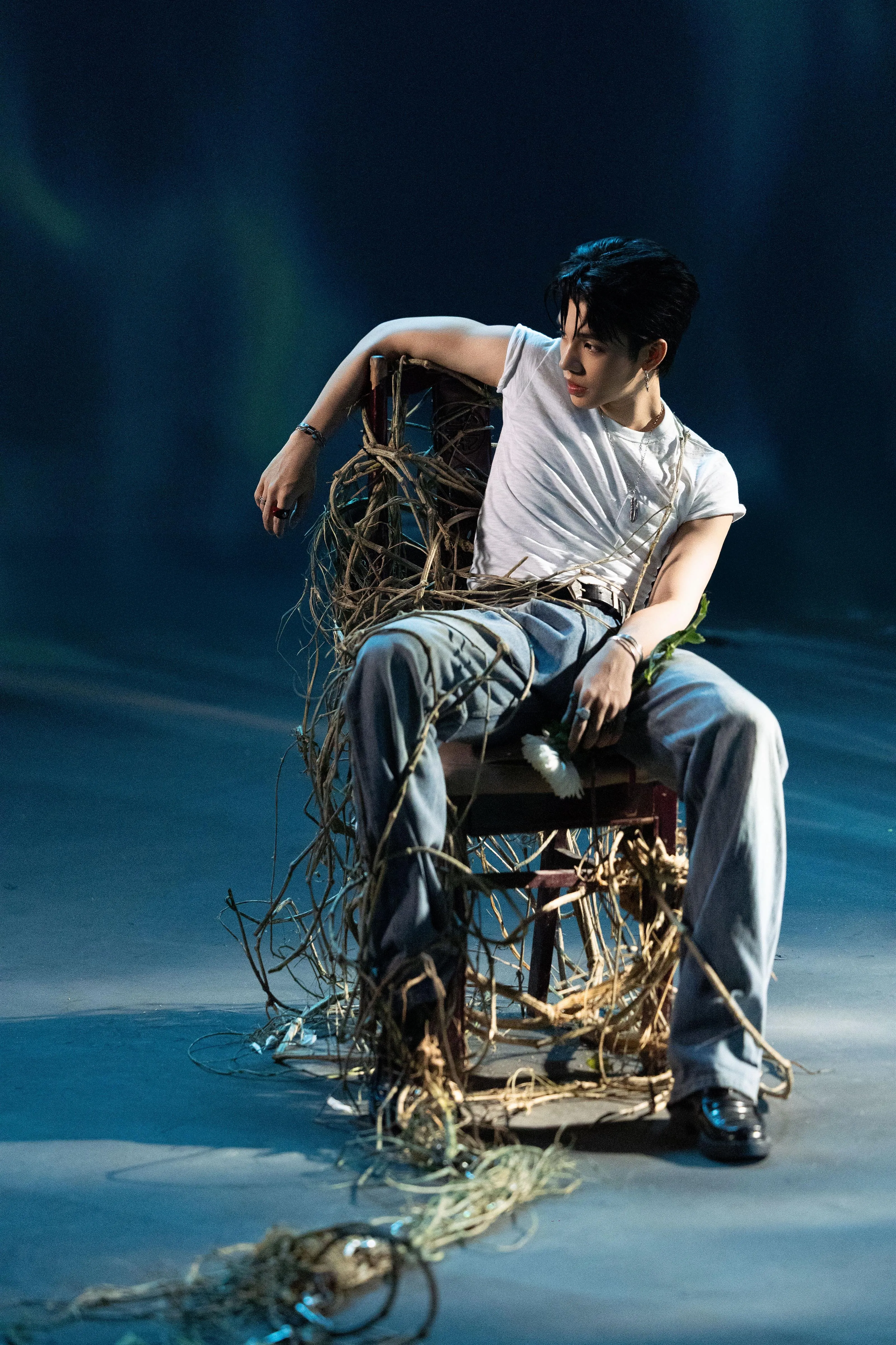Từ Tân Binh Toàn Năng Đến Nghệ Sĩ Solo: Hành Trình Kể Chuyện Tình Yêu Của LEZII Qua EP “35”