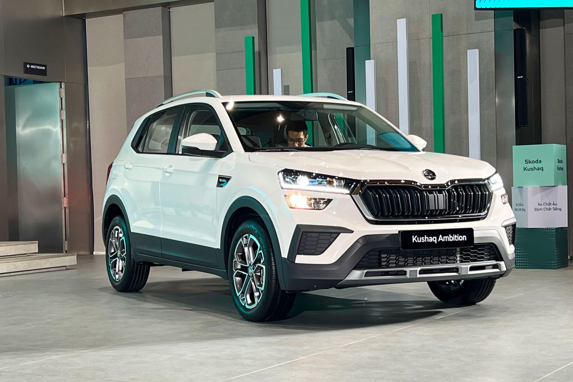 MG HS và Skoda Kushaq giảm giá sâu: nên xuống tiền lúc này?