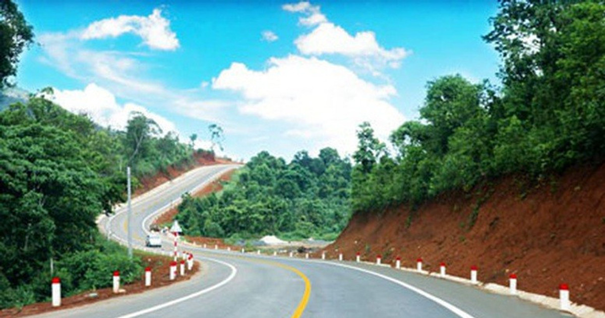 Đường Hồ Chí Minh nối thông: Khép lại chặng xây dựng, mở ra bài toán nâng cấp