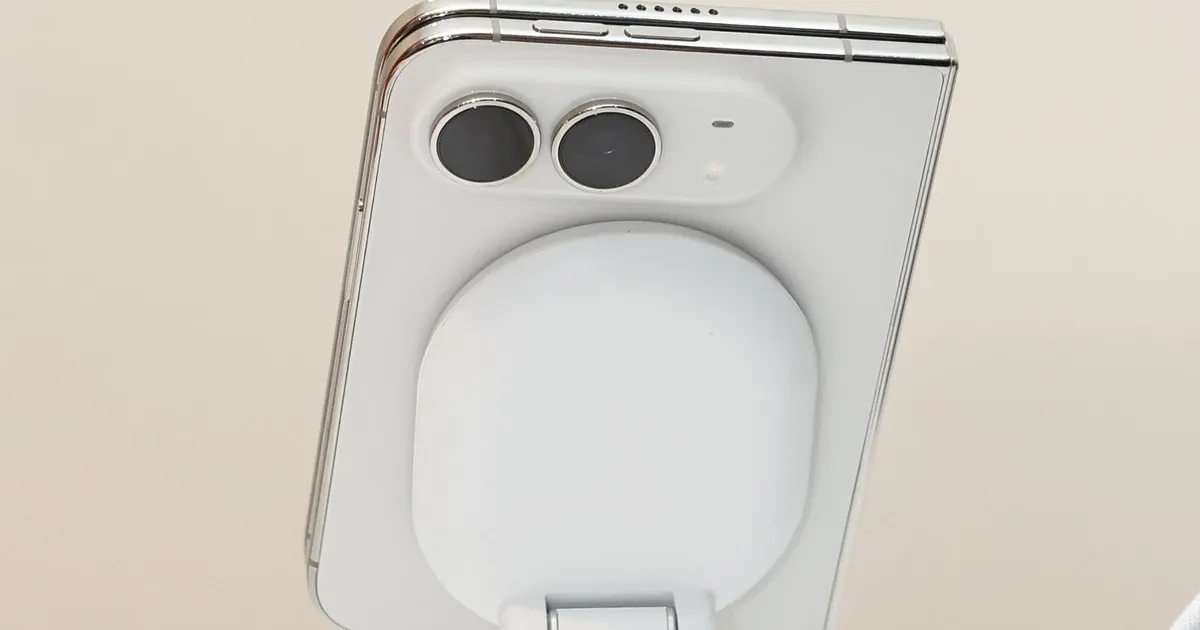 iPhone Duo bị rao tới 135 triệu đồng: Đừng vội trả thêm vì khan hàng