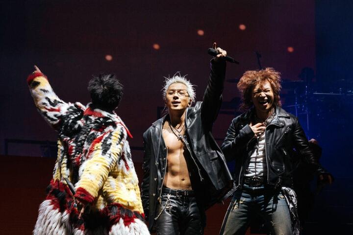 Pop-up BIGBANG tại Hà Nội: Hàng trăm mét xếp hàng và bữa tiệc thời trang kỷ niệm 20 năm